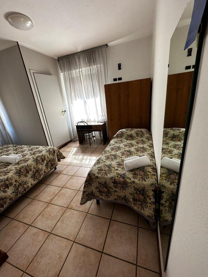 Be Me Hotel Helvetia Tabiano Terme Exteriör bild