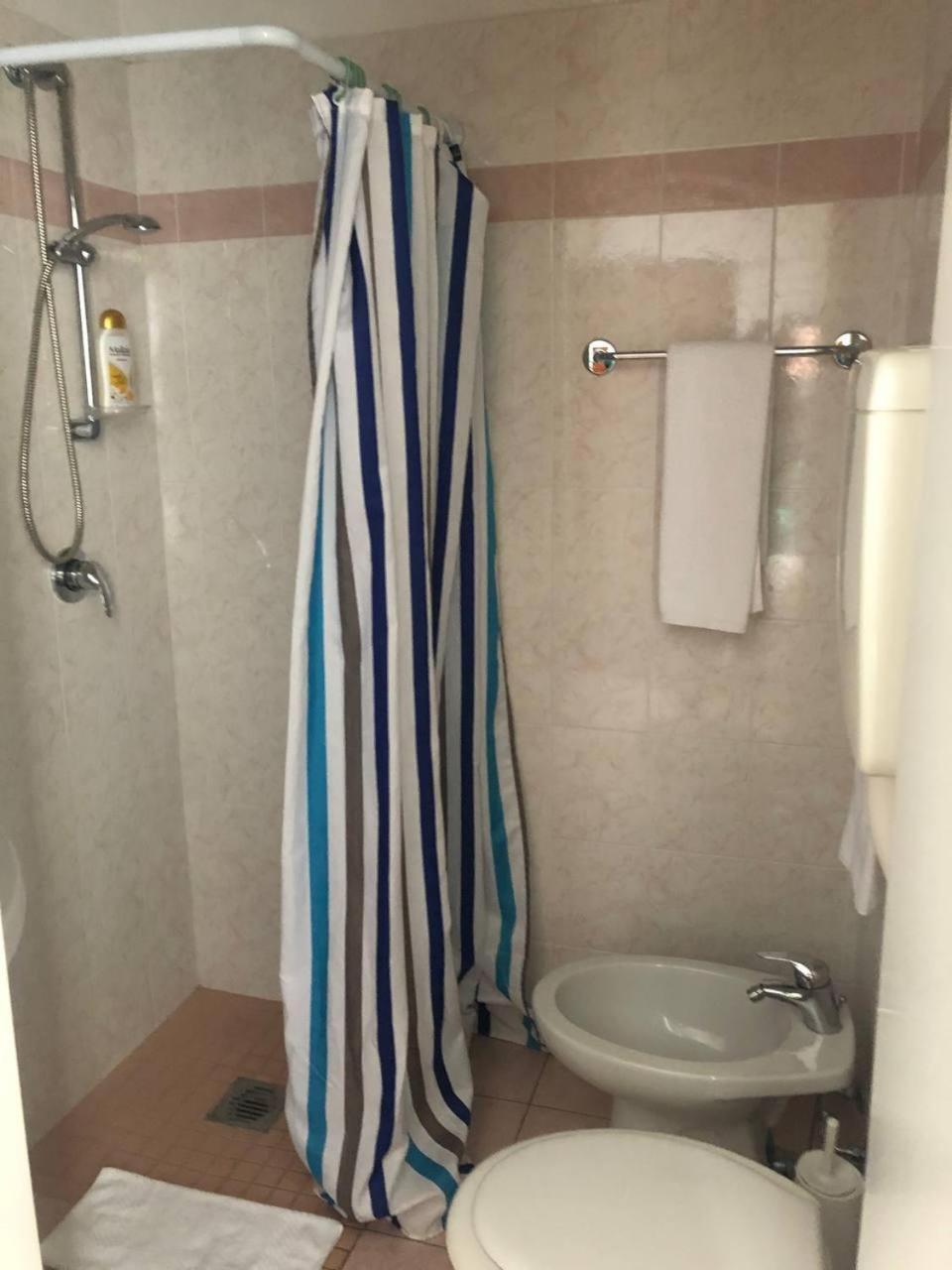 Be Me Hotel Helvetia Tabiano Terme Exteriör bild